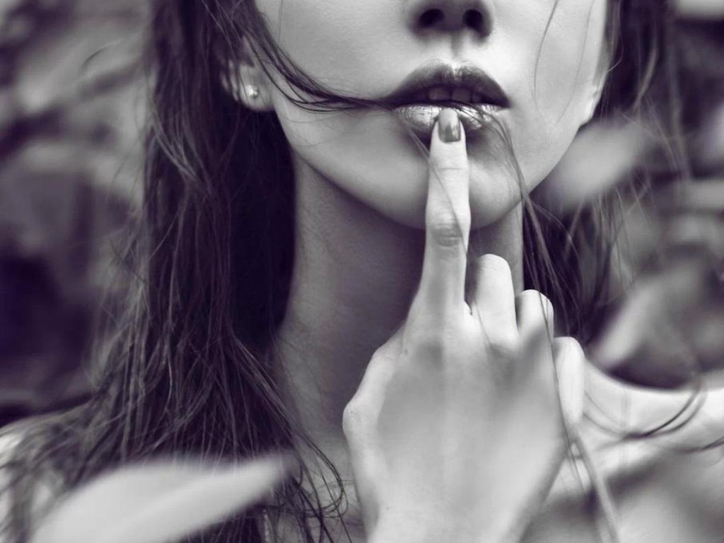 热血传奇逍遥扇上写的什么？(热血传奇猪5出什么？)