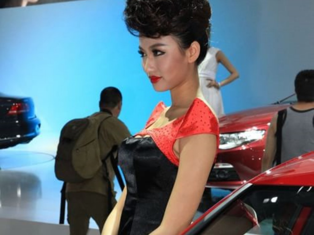 复古传奇卡牌怎么用的？(热血传奇海报女的叫什么？)缩略图
