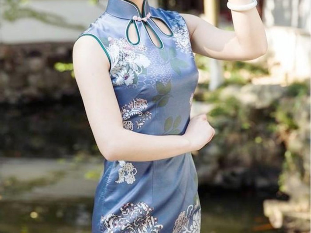 传奇手游用什么网络好玩？(刀塔传奇手游什么意思？)