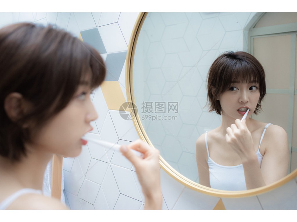 传奇手游为什么那么多人卖？(复古传奇手游赤月出什么？)缩略图
