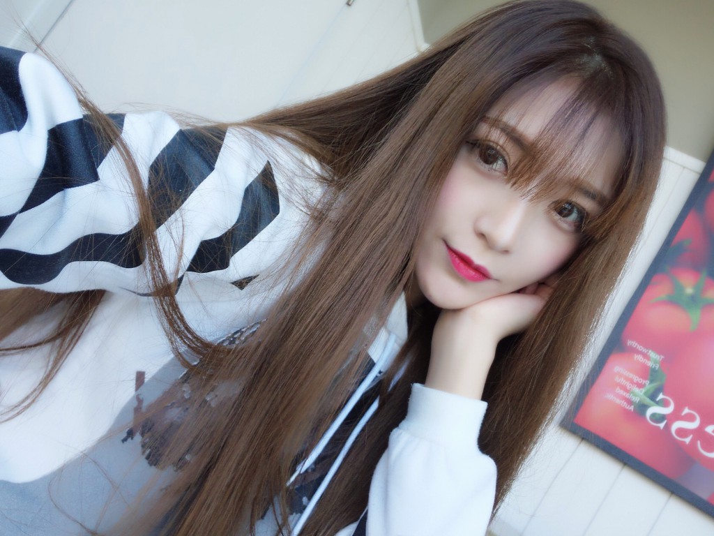 传奇世界sf怎么打开？(凤凰传奇手游平台叫什么？)