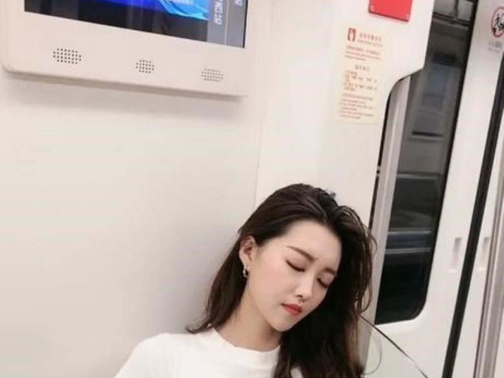 传奇sf怎么样添加装备？(手游怎么玩传奇4？)