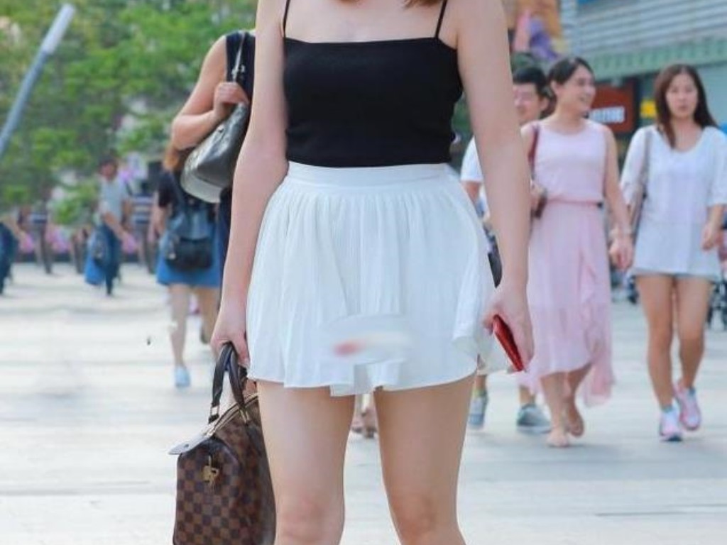 玩传奇手游用什么平台好呢？(如何在传奇里开挂手游？)