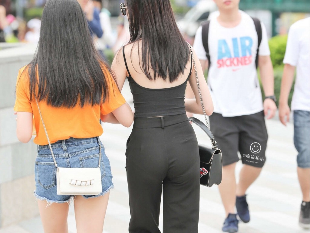 复古传奇手游狗书哪里搞？(轩辕传奇手游套装有哪些？)