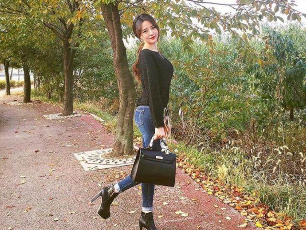 传奇sf内挂自动换装哪里？(轩辕传奇手游v13多少rmb？)缩略图