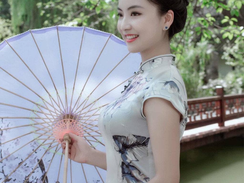 传奇战域手游元宝如何变现？(热血传奇手游在哪里建行会？)