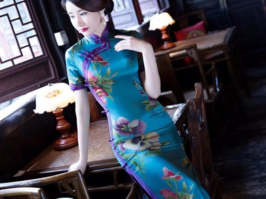 龙城传奇手游邀请码是多少？(传奇单职业私服外挂怎么调？)