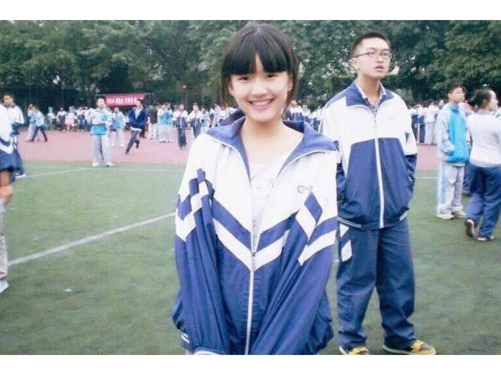 哪个网站可以找传奇手游？(如何成为传奇中锋英雄手游？)