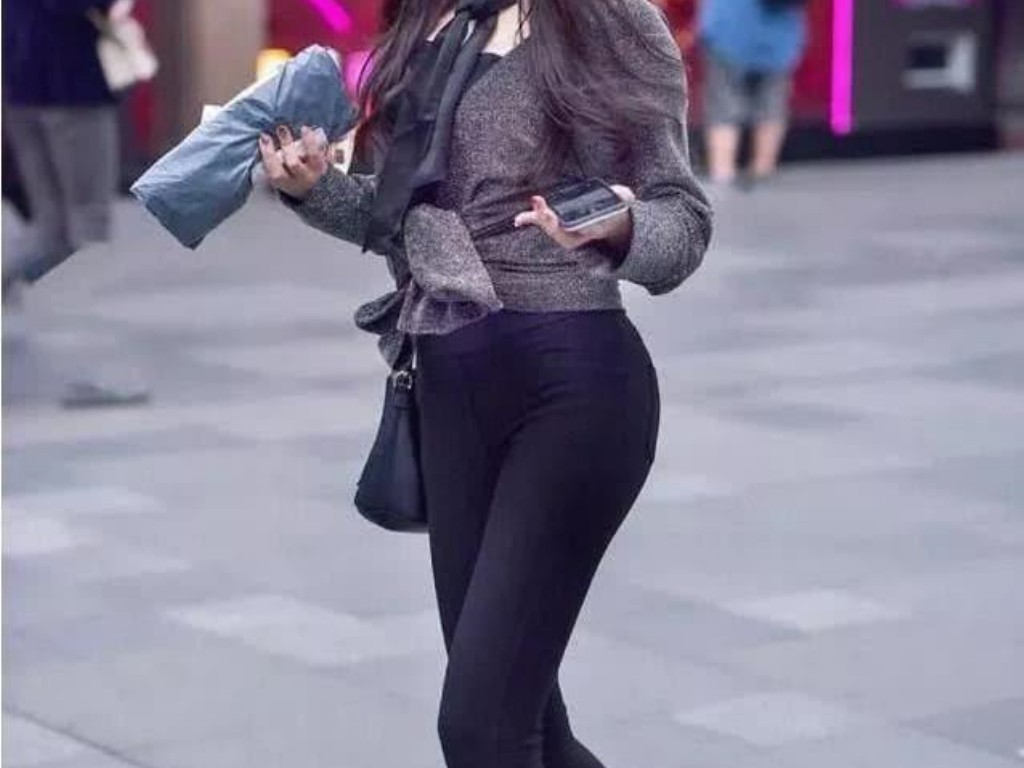 什么传奇手游可以赚钱啊？(热血传奇手游选什么服务器？)